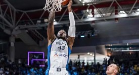 伦纳德申请买断加盟雄鹿，新赛季NBA格局再变，雄鹿挑战湖人豪强！